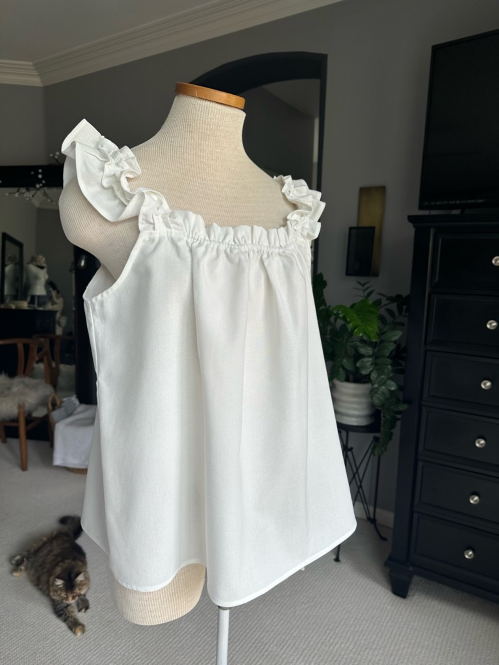 Commense NWT Ruffle-Strap top, size XL - Picture 3 of 11